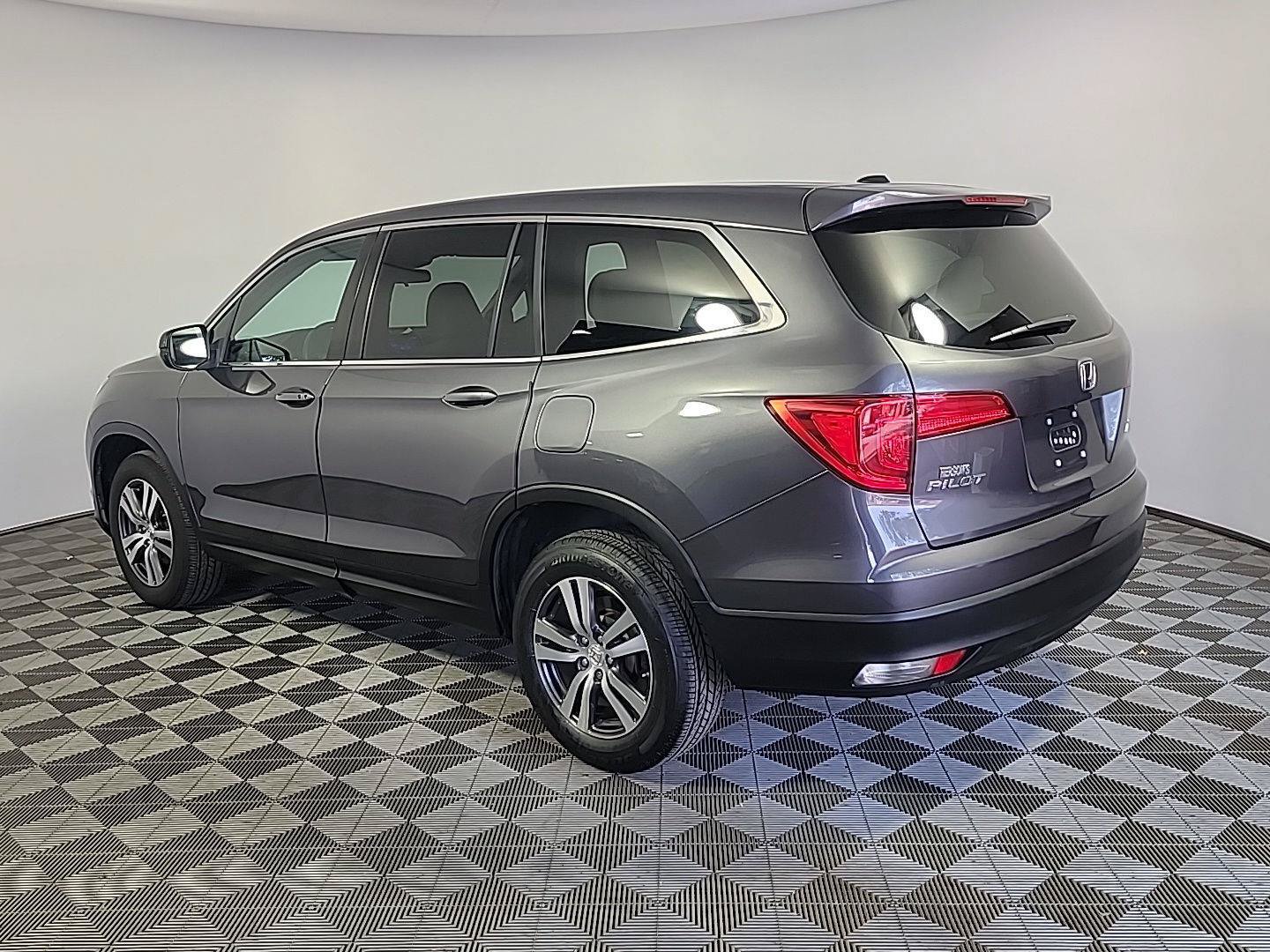 Used 2016 Honda Pilot EX image 9