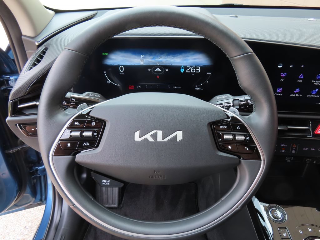 Certified 2024 Kia Niro Wind w/ Wind Preserve Package FWD image 17