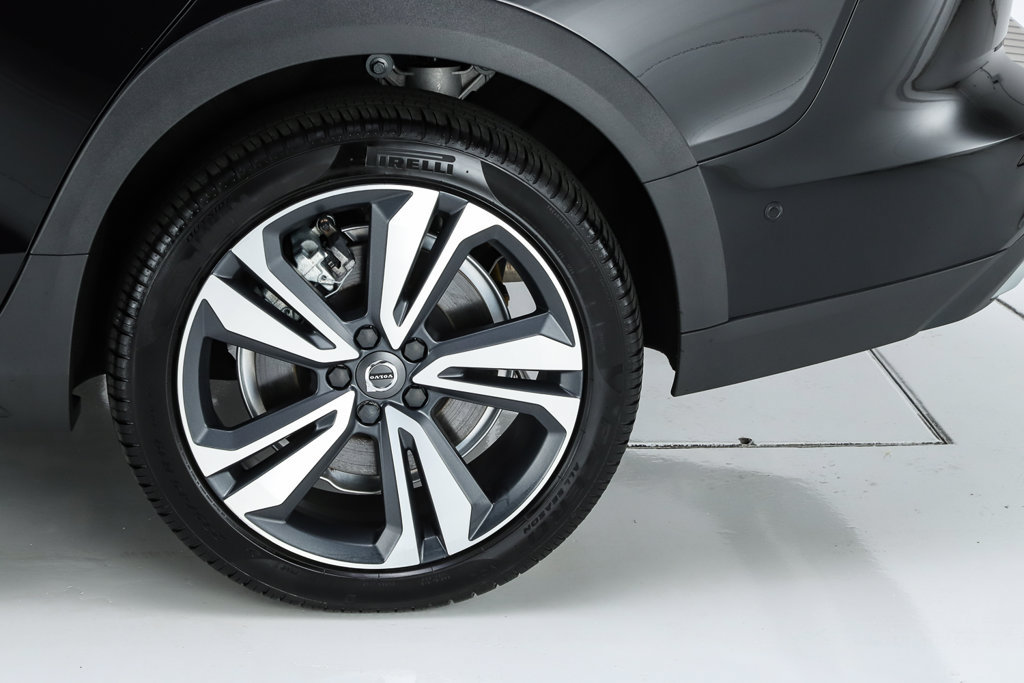 Used 2024 Volvo V60 B5 Cross Country Plus w/ Protection Package Premier AWD/4WD image 9