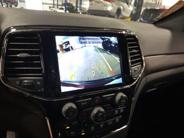 Used 2020 Jeep Grand Cherokee Laredo w/ Quick Order Package 2BN North AWD/4WD image 16