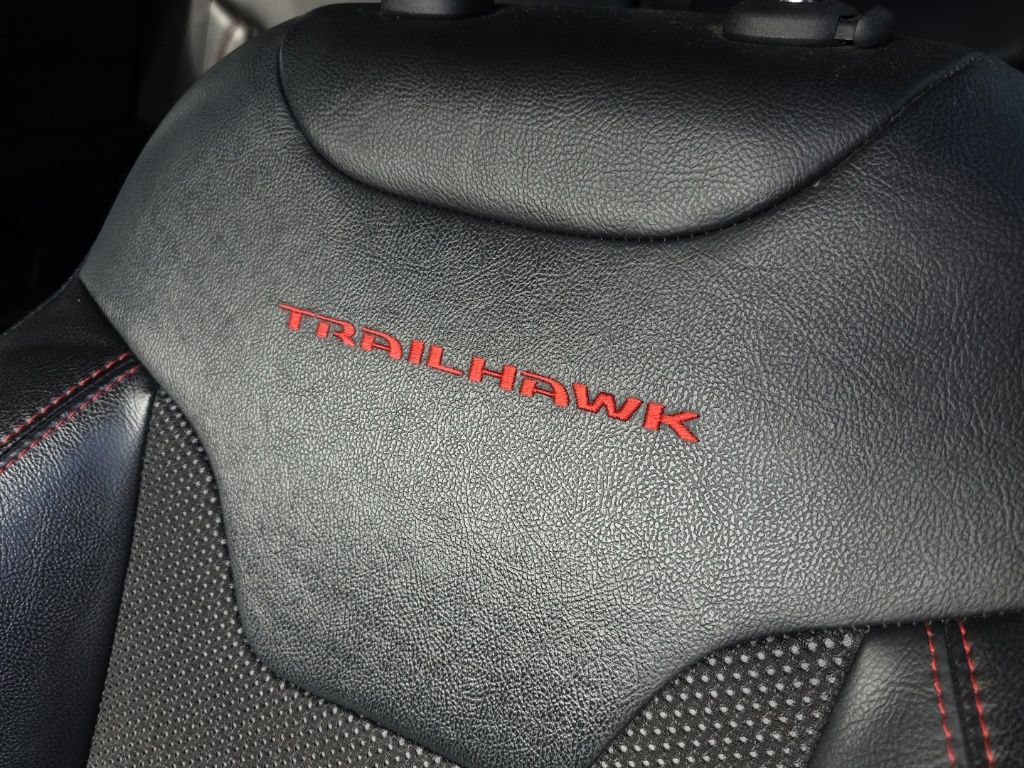 Used 2020 Jeep Compass Trailhawk AWD/4WD image 14