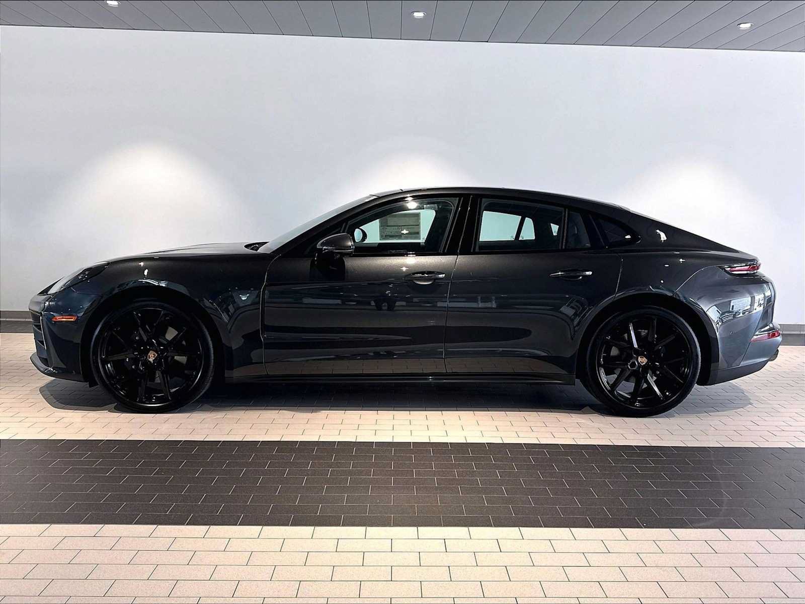 New 2026 Porsche Panamera 4 AWD/4WD image 2