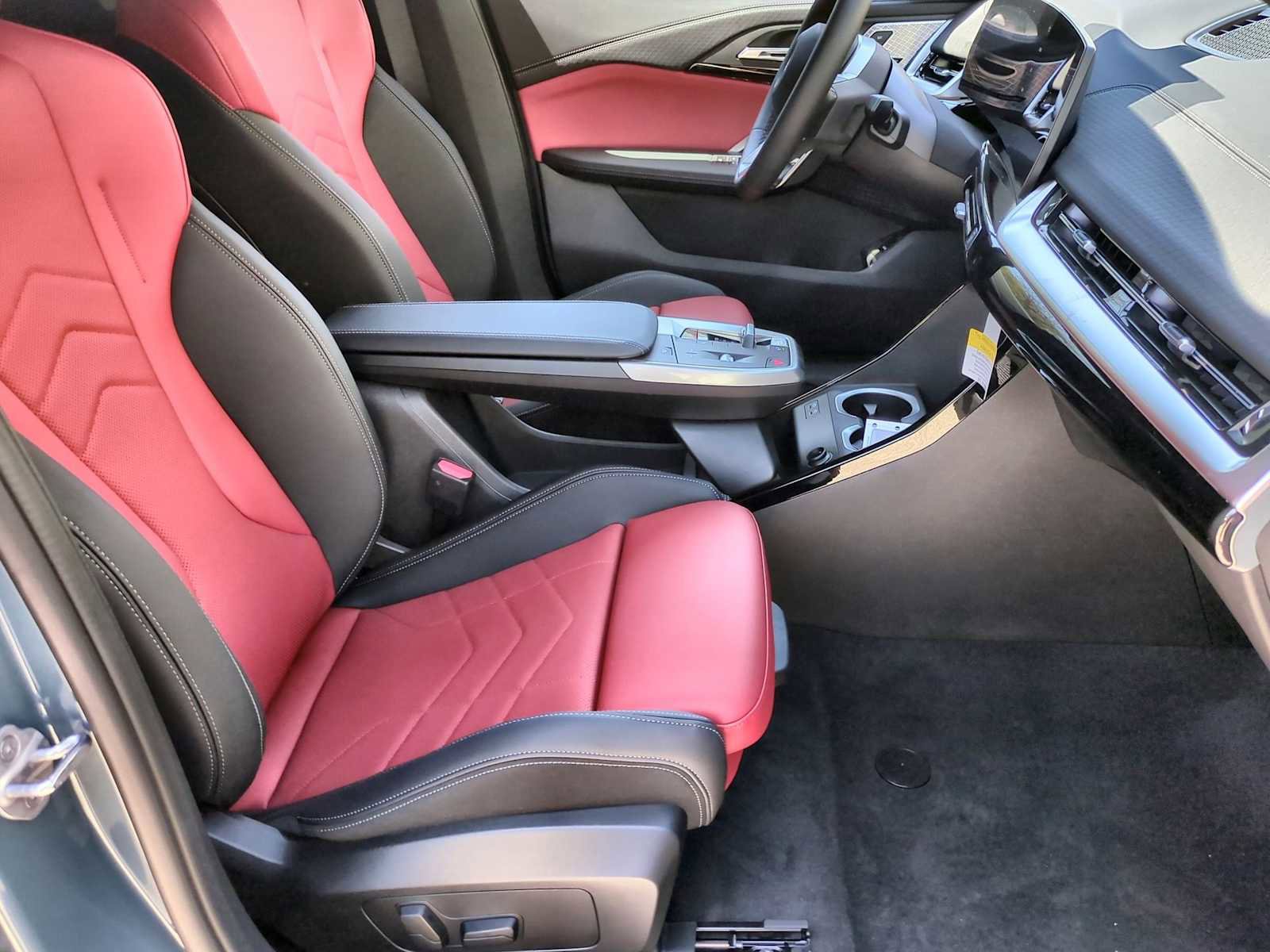 New 2025 BMW X2 xDrive28i w/ Convenience Package image 24