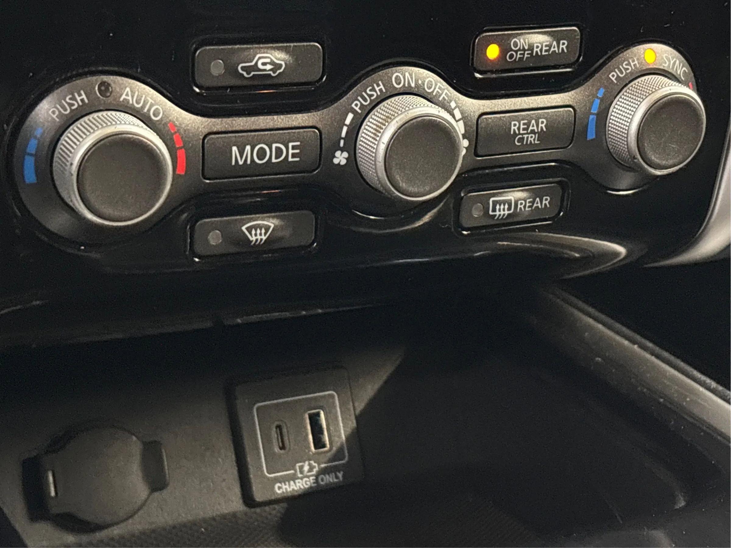 Used 2020 Nissan Pathfinder SV AWD/4WD image 37