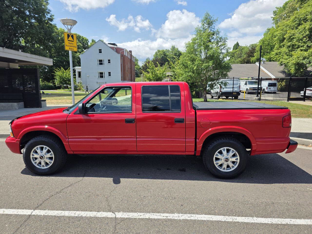 Used 2002 GMC Sonoma SLS w/ Marketing Option Pkg image 9