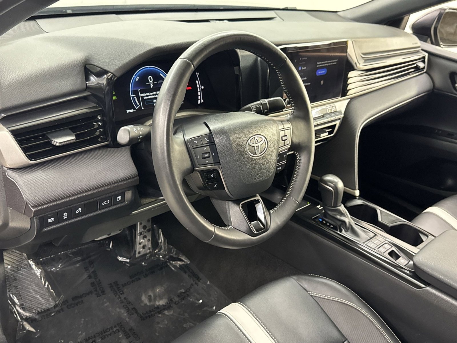 Used 2025 Toyota Camry SE w/ Convenience Package image 7