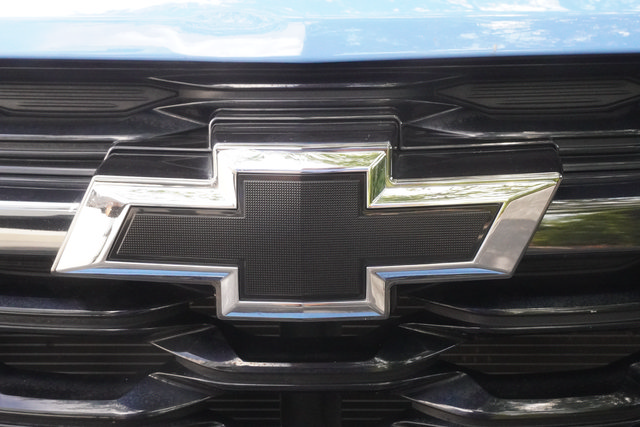 Used 2024 Chevrolet Trax RS w/ Sunroof Package FWD image 36