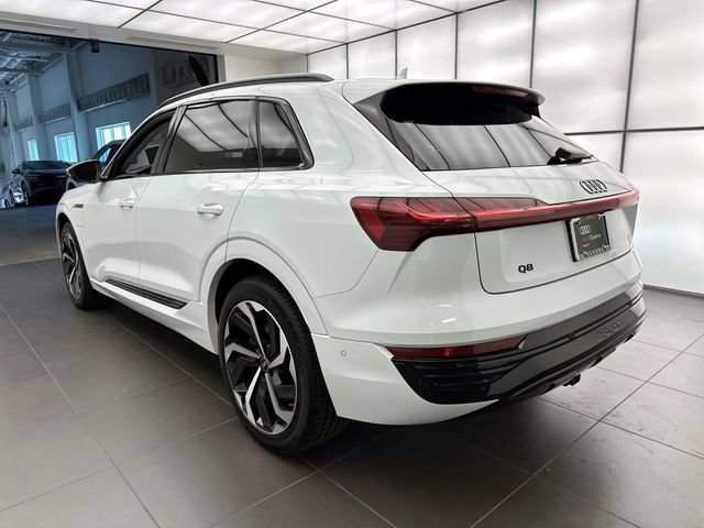 Certified 2024 Audi Q8 e-tron Premium Plus w/ Premium Plus Package AWD/4WD image 3