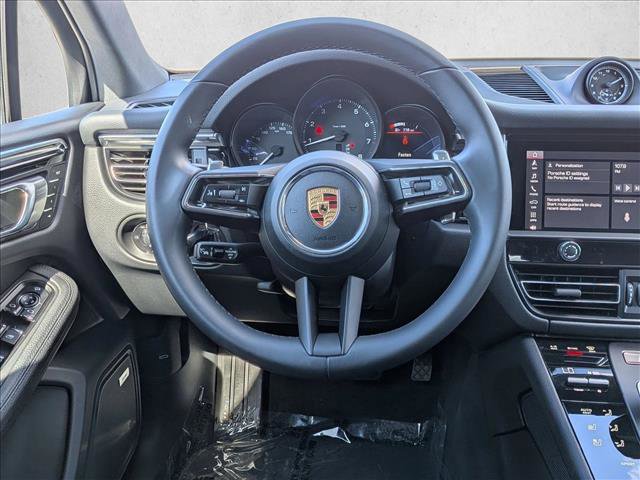 Certified 2025 Porsche Macan Turbo image 15