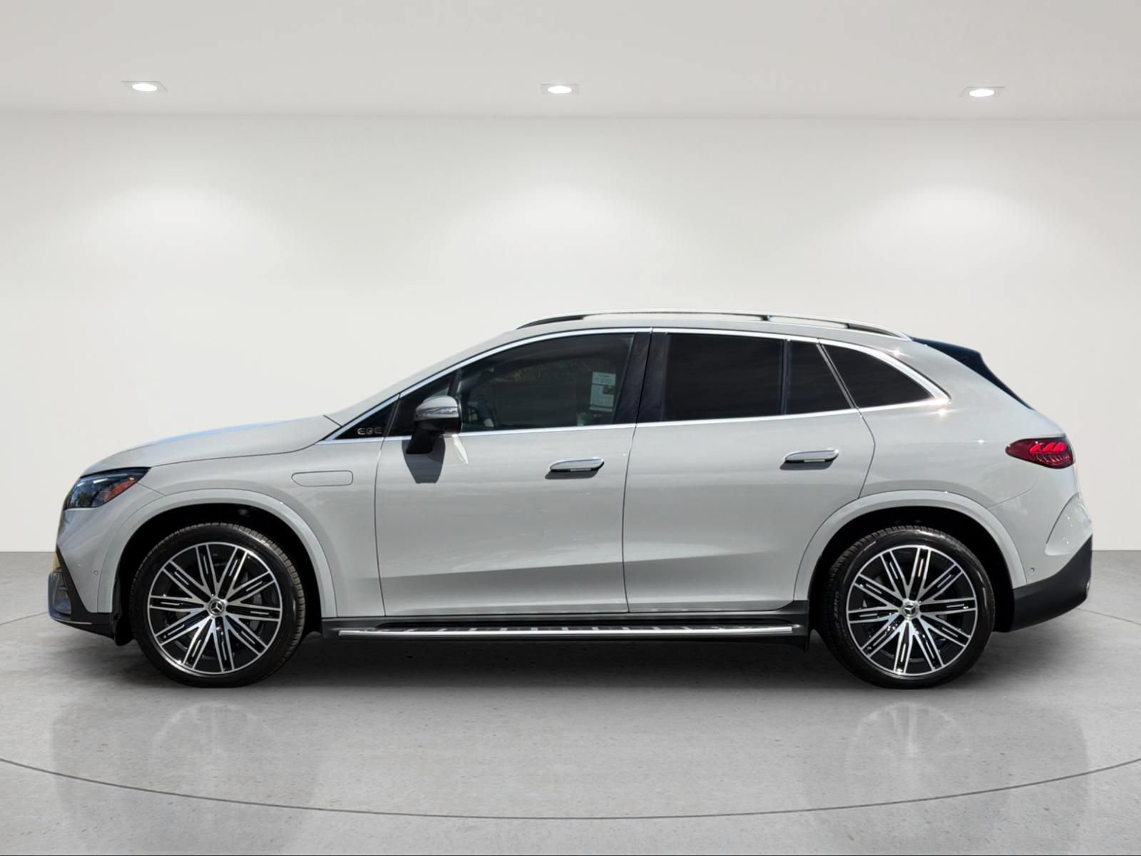 New 2027 Mercedes-Benz EQE 320+ SUV image 2