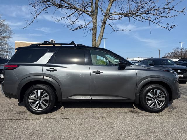 Used 2022 Nissan Pathfinder SL image 6