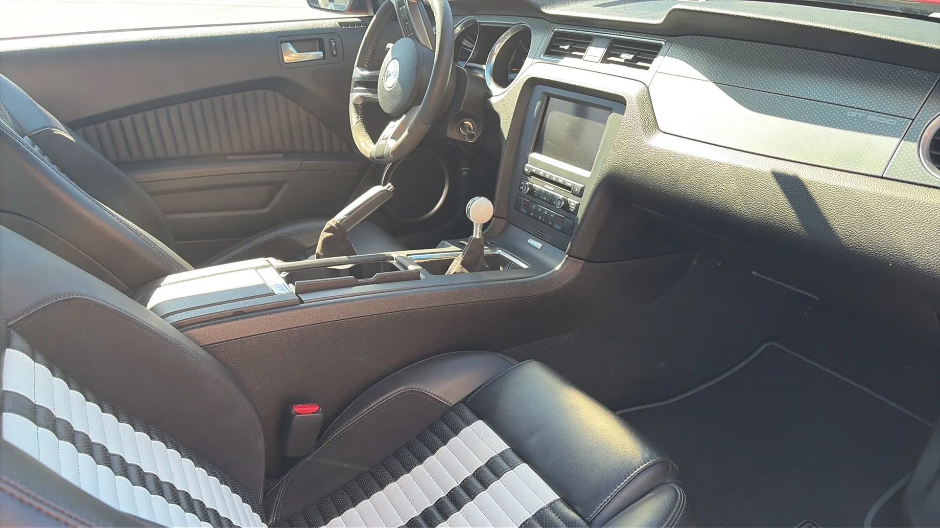 Used 2010 Ford Mustang Shelby GT500 image 33