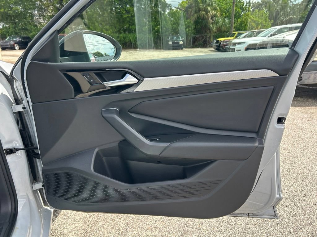 Used 2019 Volkswagen Jetta R-Line FWD image 25
