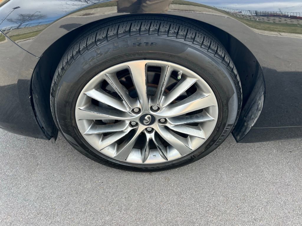 Used 2018 INFINITI Q50 Luxe w/ Essential Package (3.0T Luxe) AWD/4WD image 12