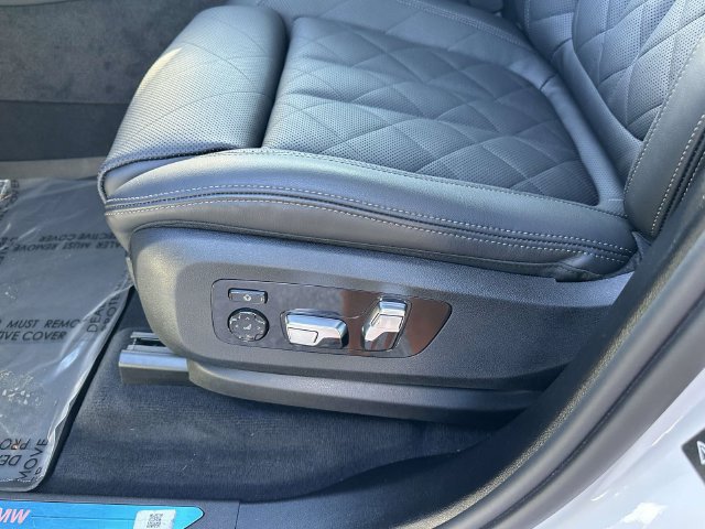 Used 2026 BMW X7 xDrive40i w/ Premium Package AWD/4WD image 27