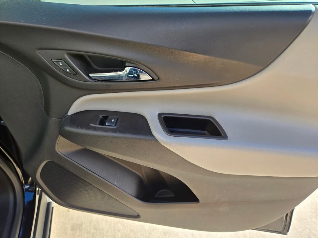 Used 2021 Chevrolet Equinox LS w/ LS Convenience Package image 21