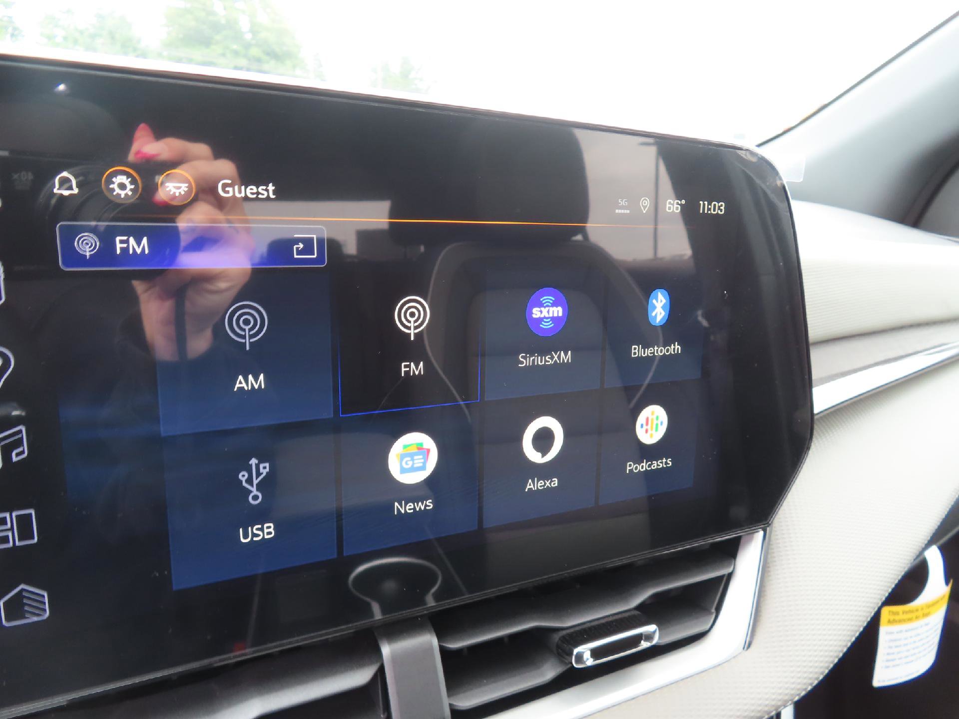 New 2025 Chevrolet Equinox LT w/ Convenience Package II image 21