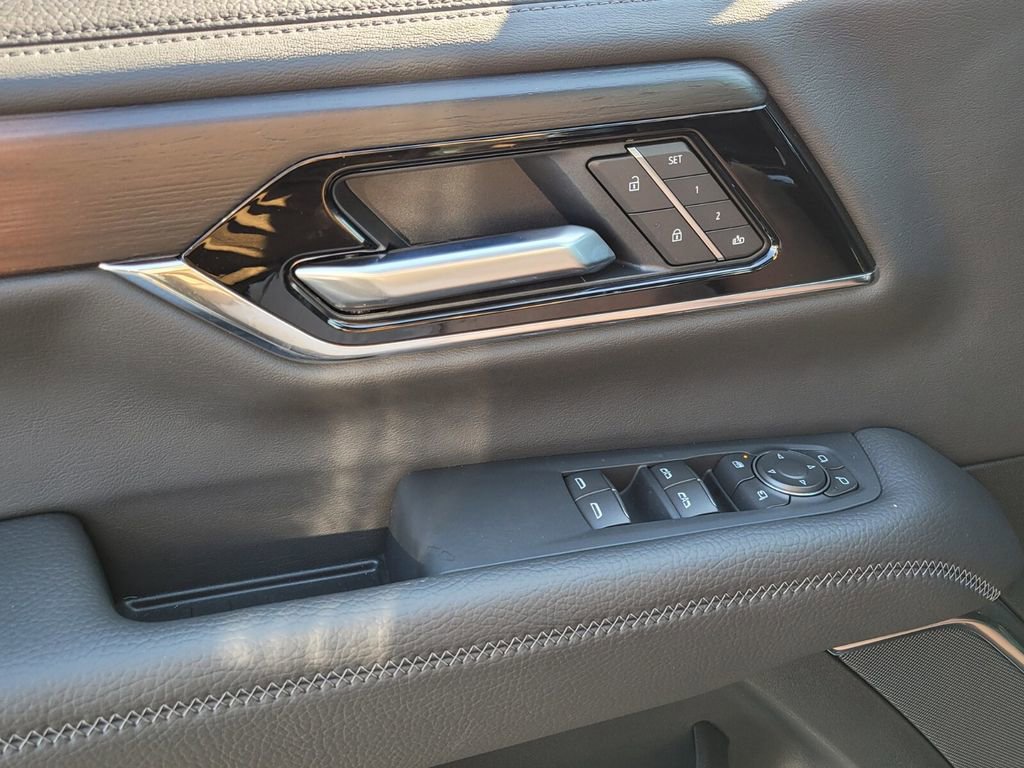 New 2025 GMC Yukon XL Denali w/ Sun & Power Step Package image 29