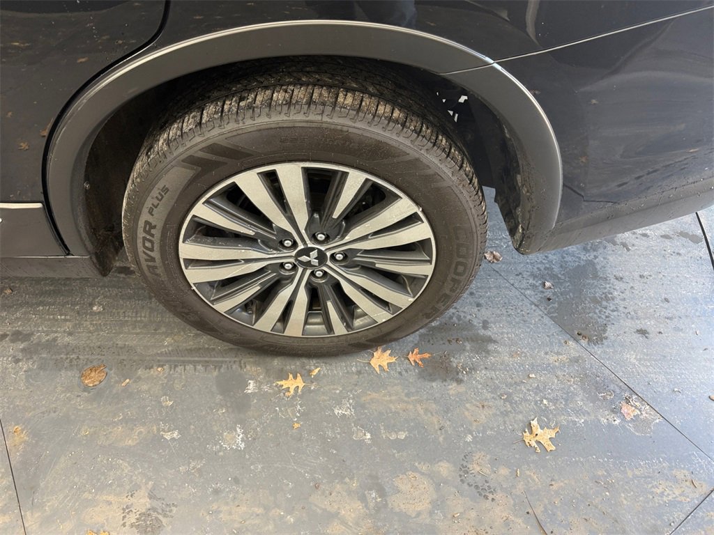 Used 2020 Mitsubishi Outlander ES image 35