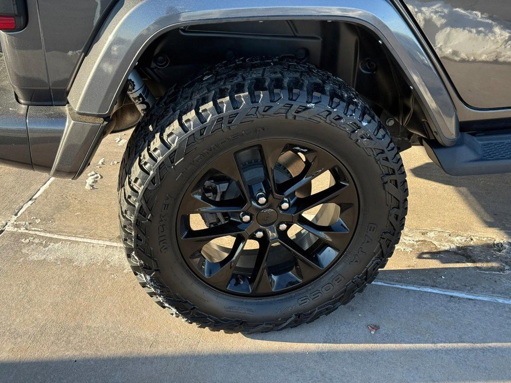 Used 2021 Jeep Wrangler Unlimited Sahara image 6