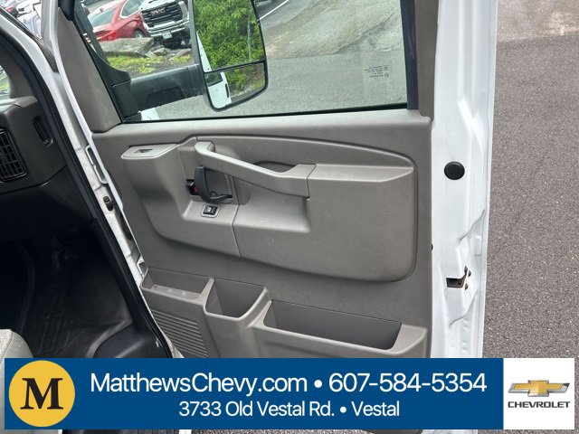 Used 2022 Chevrolet Express 3500 Work Van w/ Power Convenience Package image 6