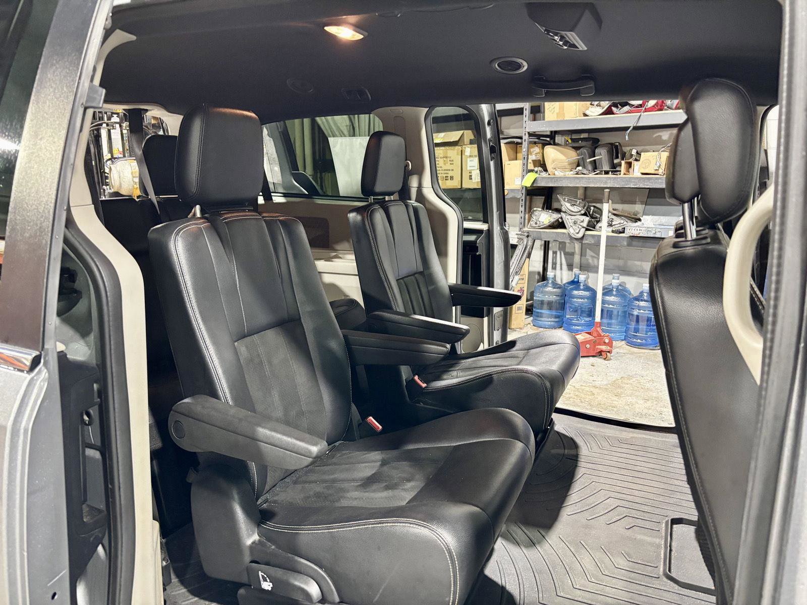 Used 2019 Dodge Grand Caravan SXT image 9