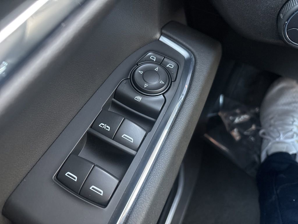 Used 2024 Chevrolet Silverado 1500 LT image 17