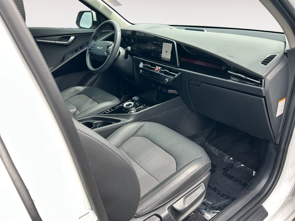 Used 2023 Kia Niro EX FWD image 26