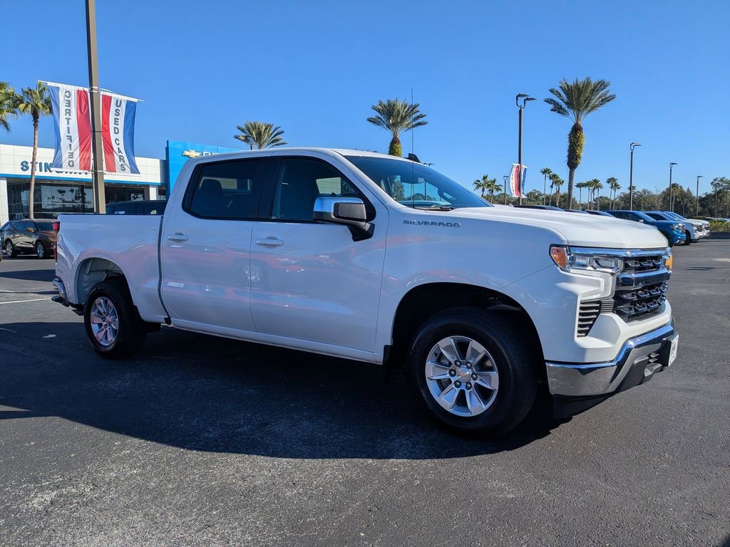Used 2025 Chevrolet Silverado 1500 LT image 2