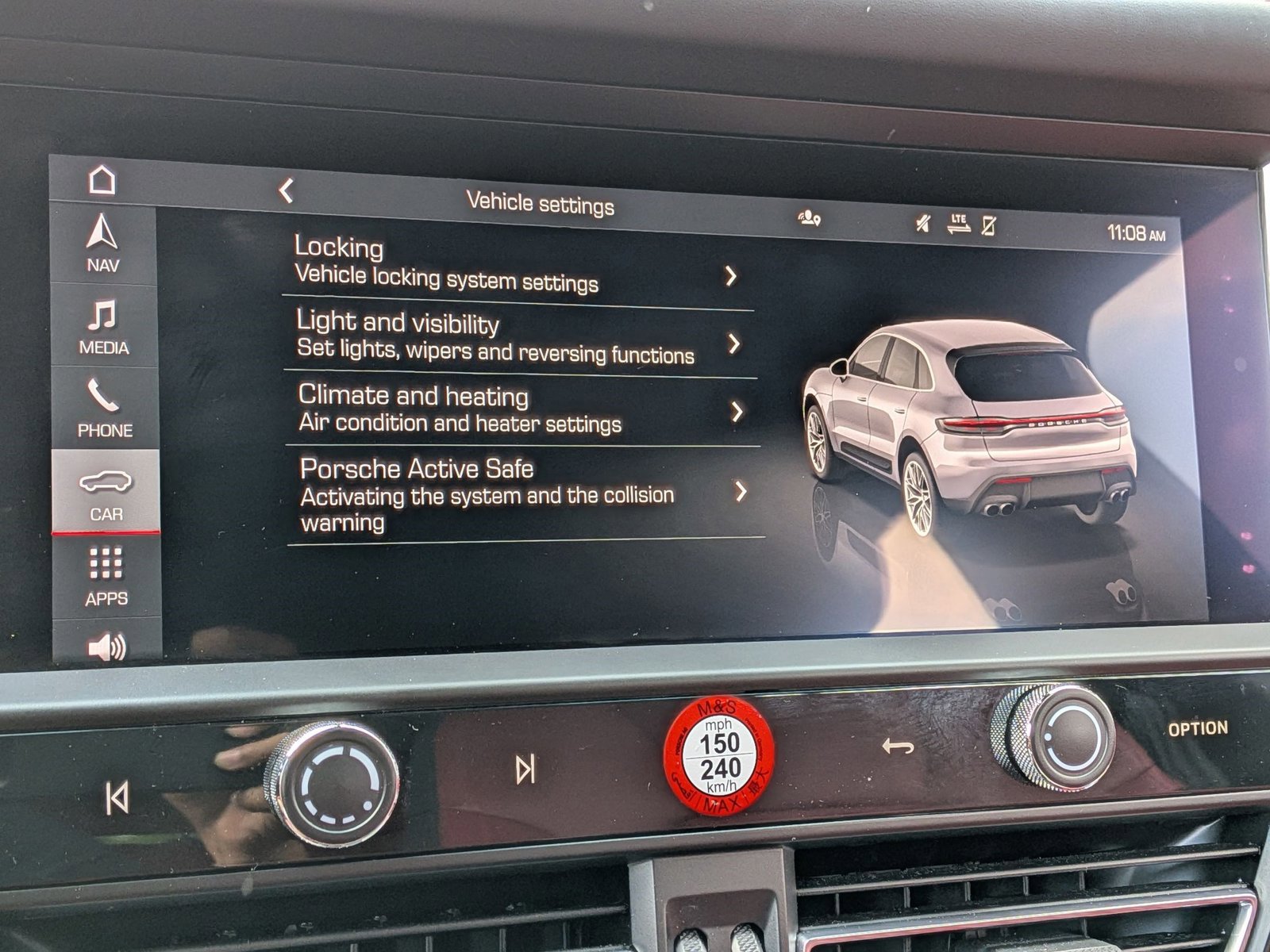 Certified 2024 Porsche Macan image 19