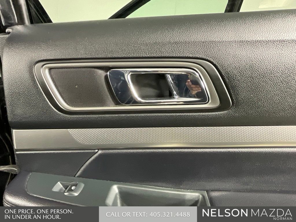 Used 2018 Ford Explorer XLT w/ Equipment Group 202A FWD image 23