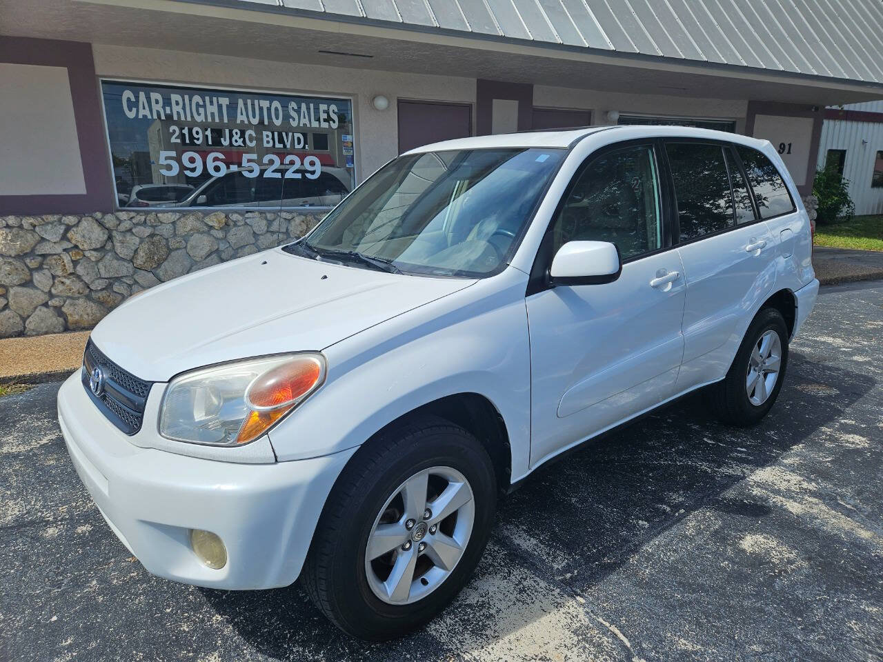 Used 2005 Toyota RAV4 2WD image 2