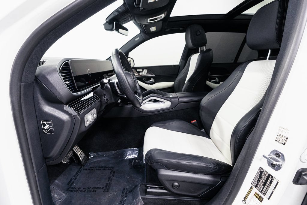 Used 2025 Mercedes-Benz GLE 450e 4MATIC w/ AMG Line Interior image 8