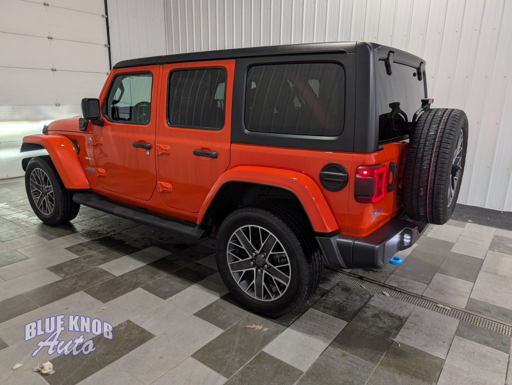 Used 2023 Jeep Wrangler Unlimited Sahara w/ Cold Weather Group AWD/4WD image 2