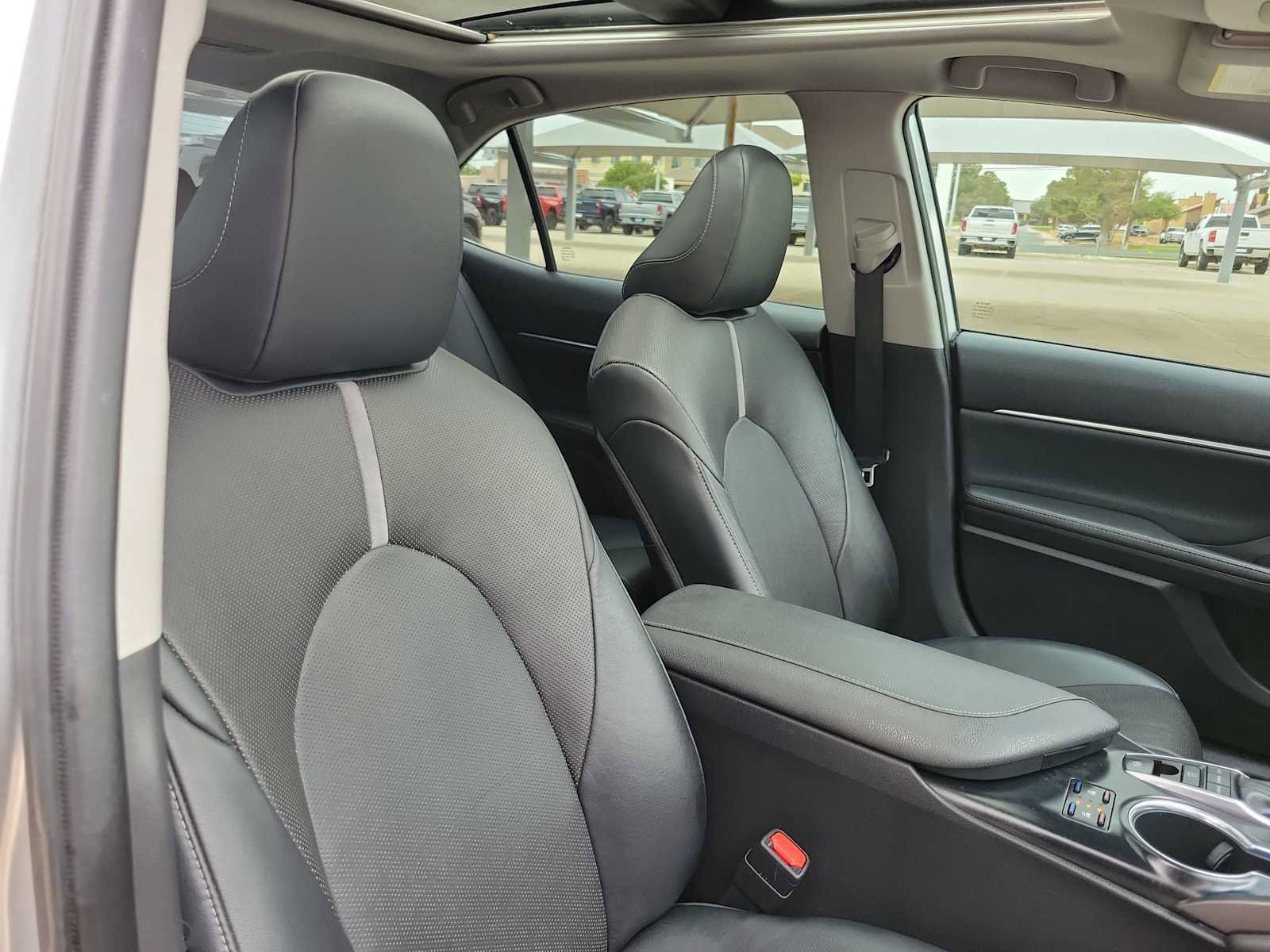 Used 2020 Toyota Camry XSE w/ Driver Assist Package image 18