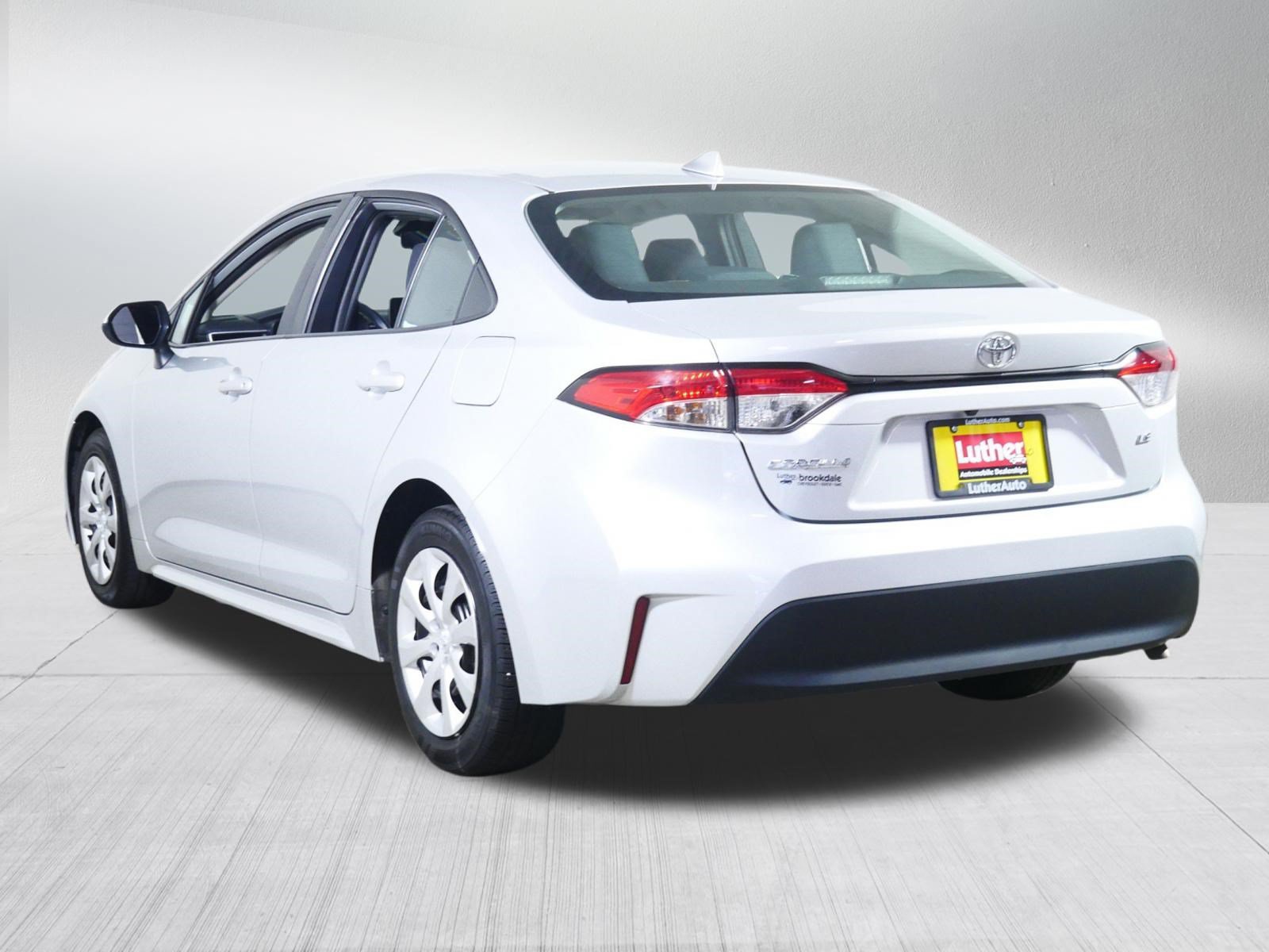 Used 2024 Toyota Corolla LE FWD image 5