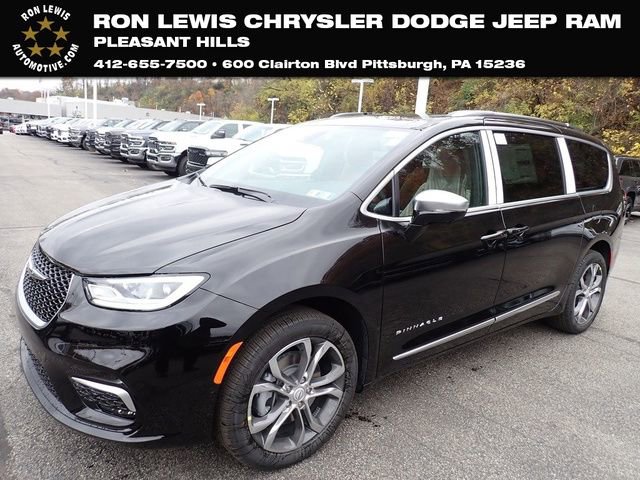 New 2026 Chrysler Pacifica Pinnacle image 1