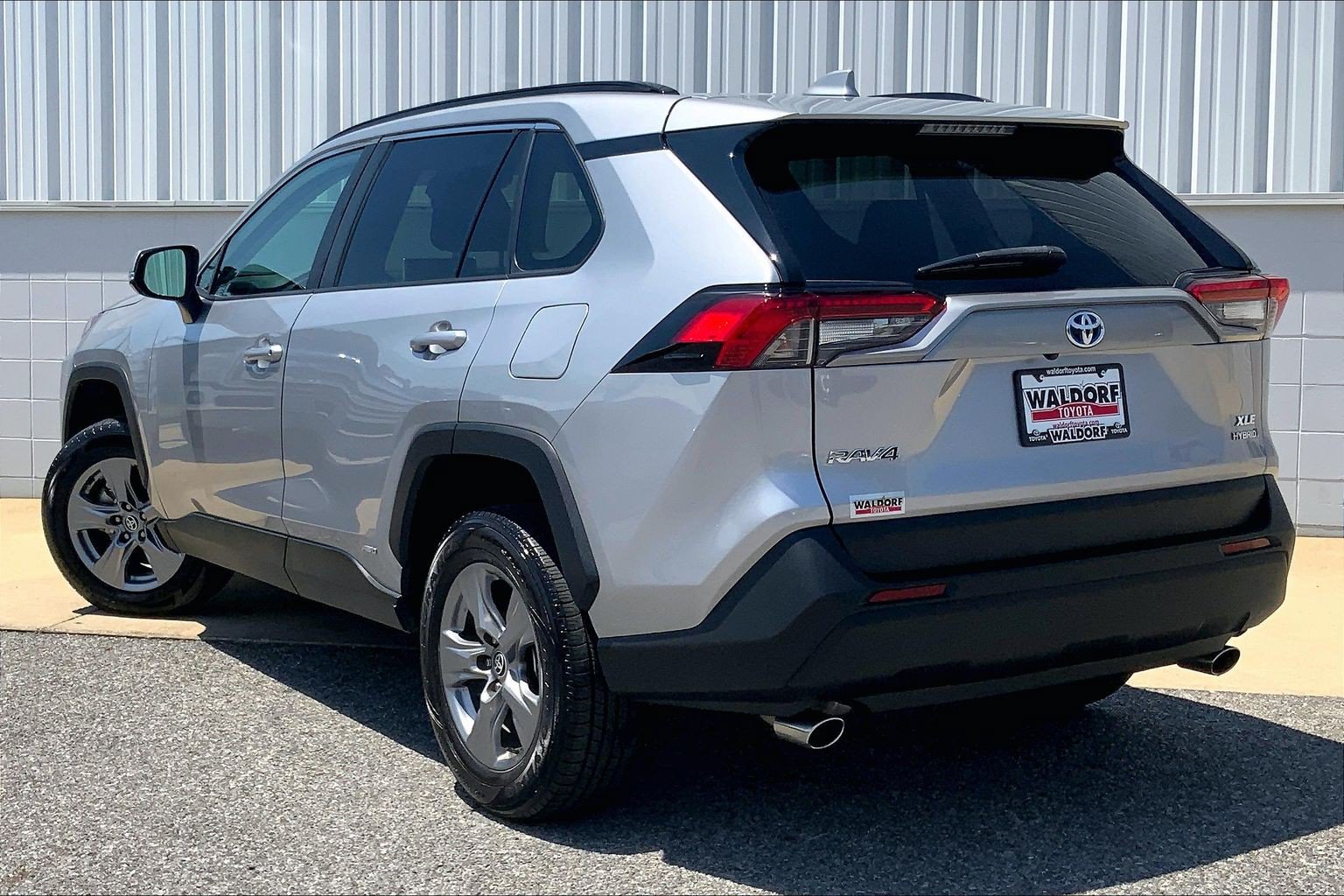Used 2023 Toyota RAV4 XLE w/ XLE Grade Weather Package AWD/4WD image 15