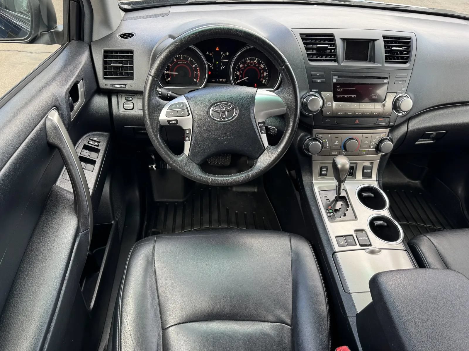 Used 2012 Toyota Highlander SE w/ Tow Pkg AWD/4WD image 17