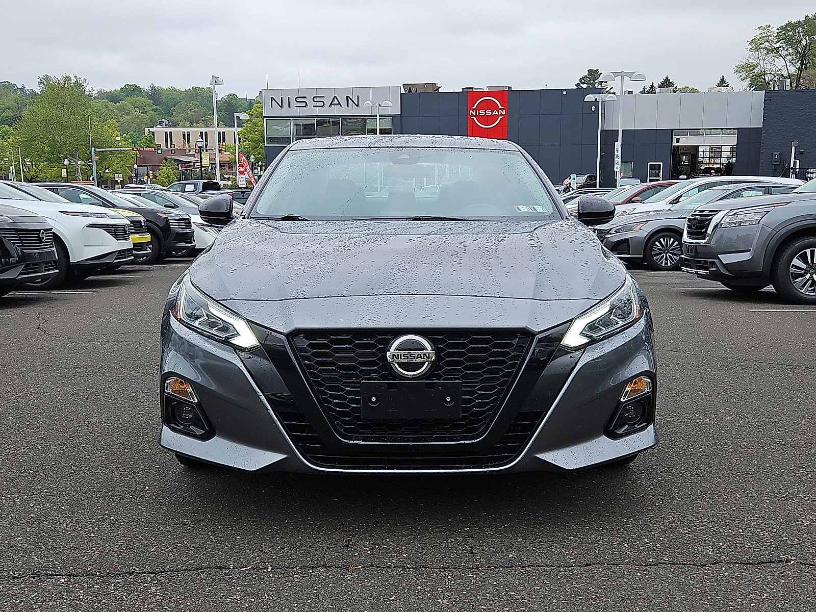 Certified 2022 Nissan Altima 2.5 SR w/ Midnight Edition Package AWD/4WD image 2