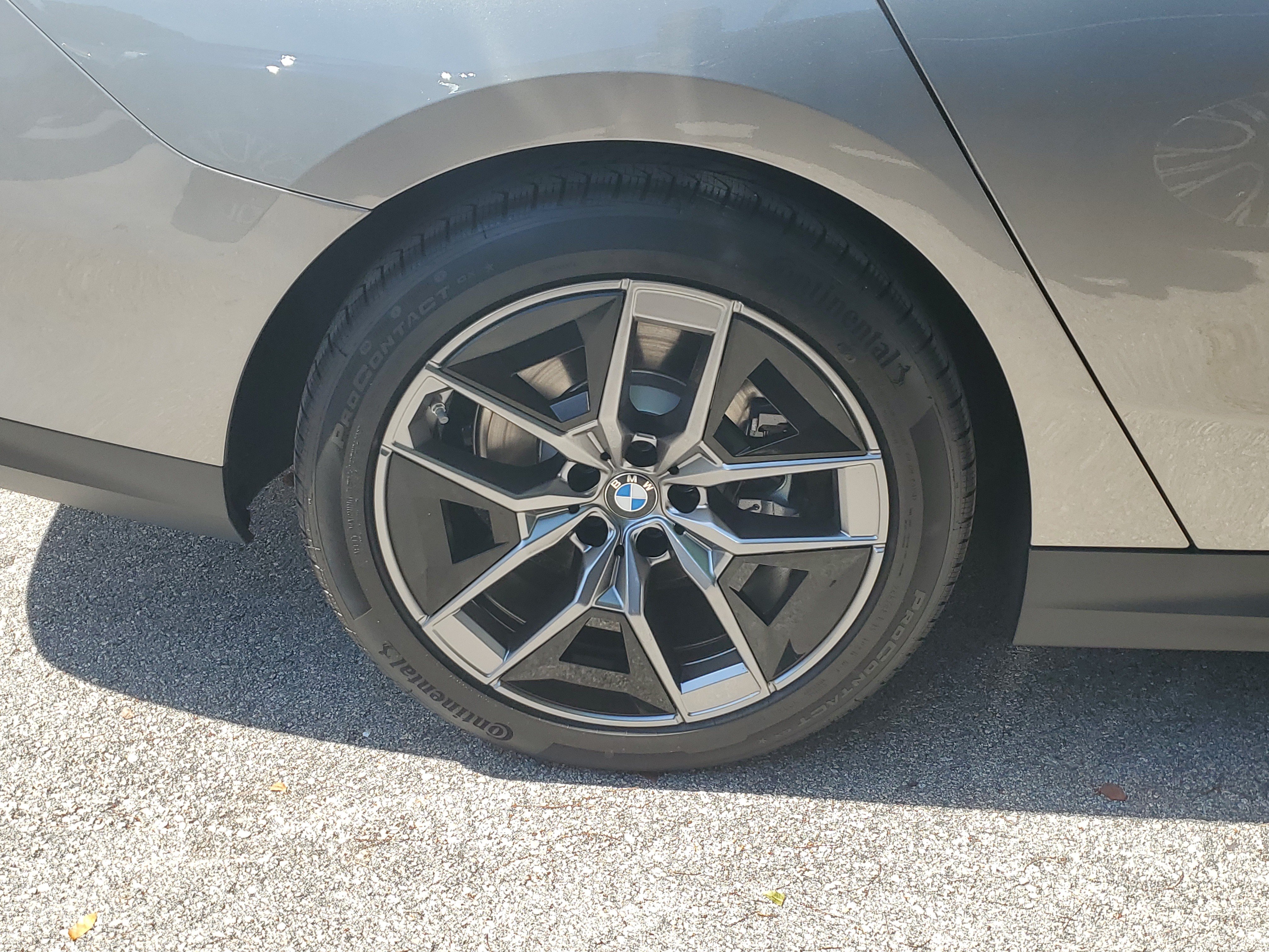 New 2027 BMW 530i w/ Executive Package RWD image 5