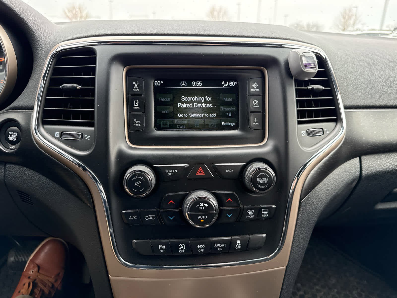 Used 2017 Jeep Grand Cherokee Laredo w/ Quick Order Package 23E AWD/4WD image 10