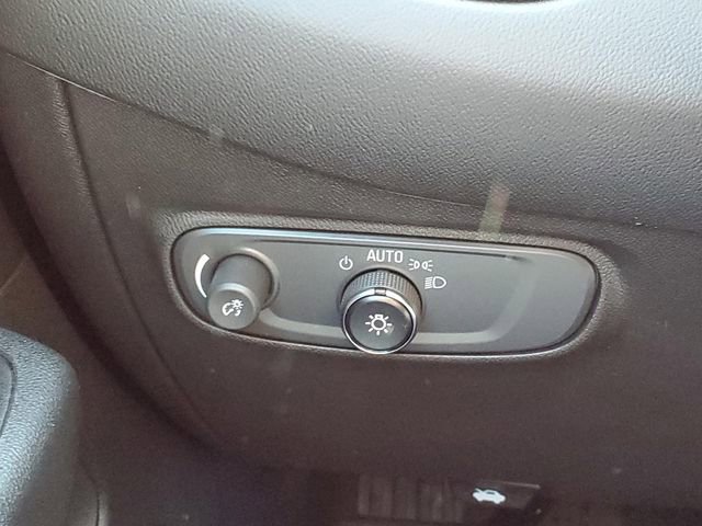 Used 2022 Chevrolet Equinox LT w/ Driver Convenience Package image 16