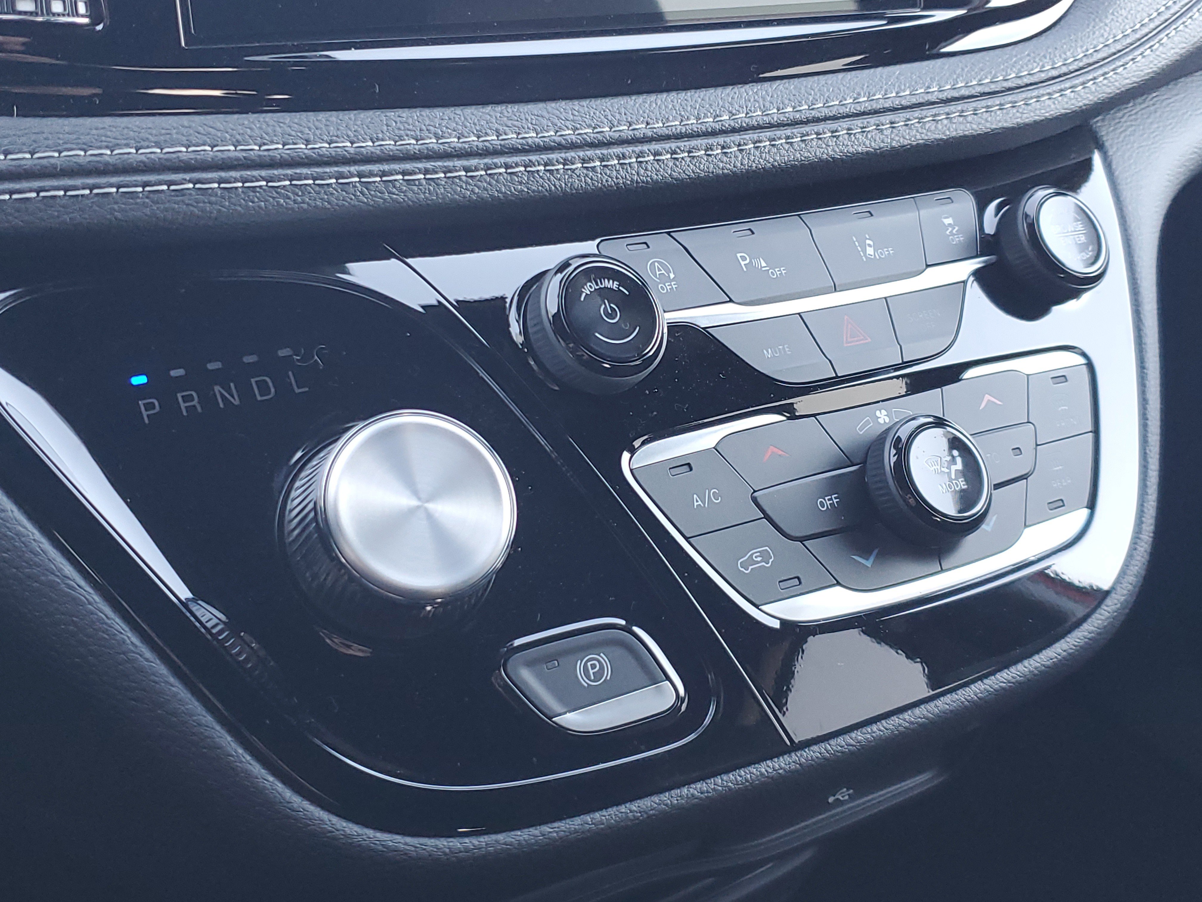 New 2026 Chrysler Pacifica Select image 16