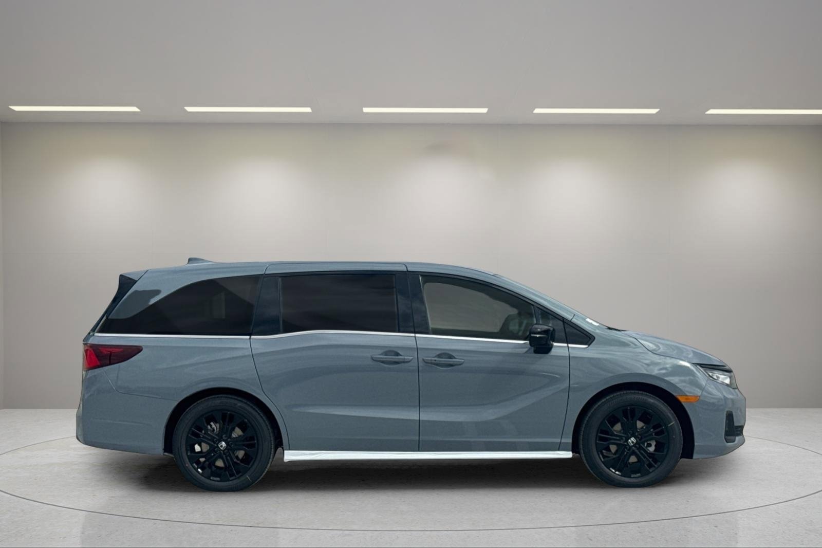 New 2026 Honda Odyssey Sport-L image 2