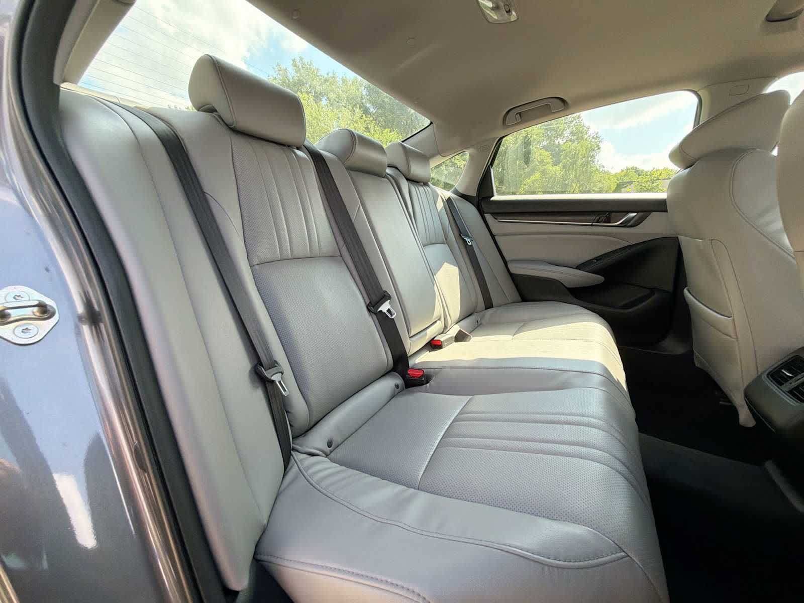 Used 2018 Honda Accord Touring image 18
