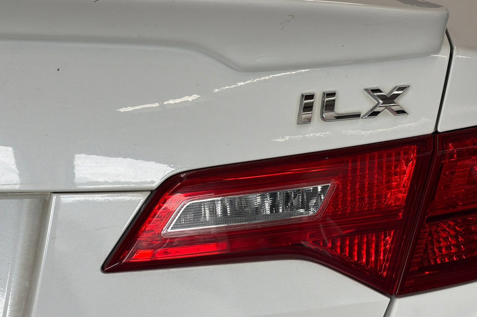 Used 2015 Acura ILX w/ Technology Package FWD image 25