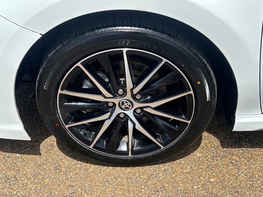 Used 2024 Toyota Camry SE image 25