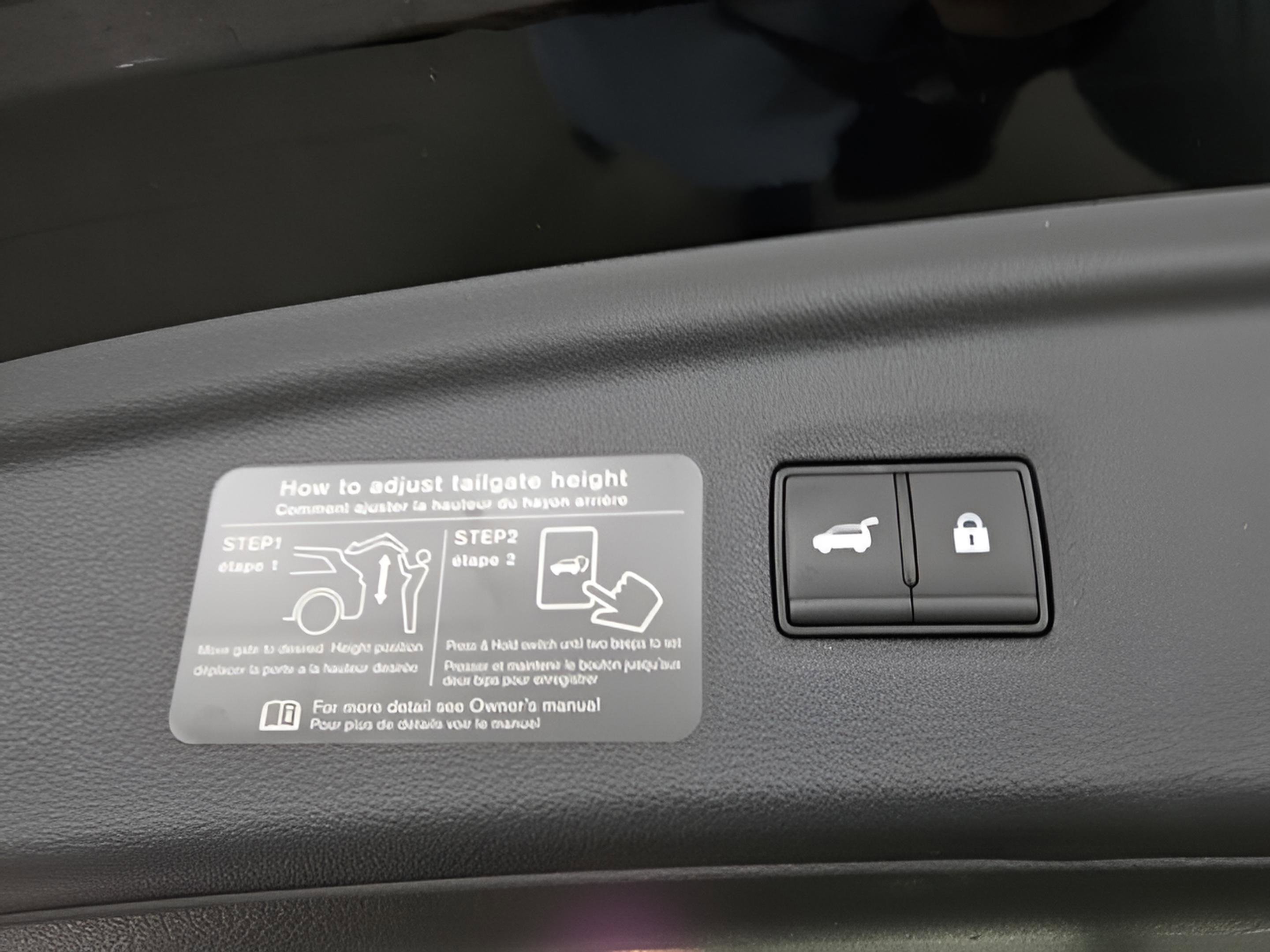 Certified 2025 INFINITI QX50 Luxe w/ Accent Package image 74