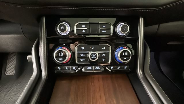 Used 2024 GMC Yukon XL Denali Ultimate w/ LPO, Floor Liner Package AWD/4WD image 23